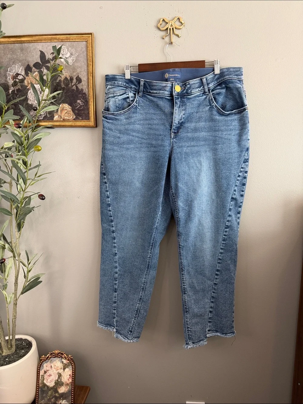 Democracy Ab Solution Jeans 18W Light Wash Raw Hem Slim Straight Ankle